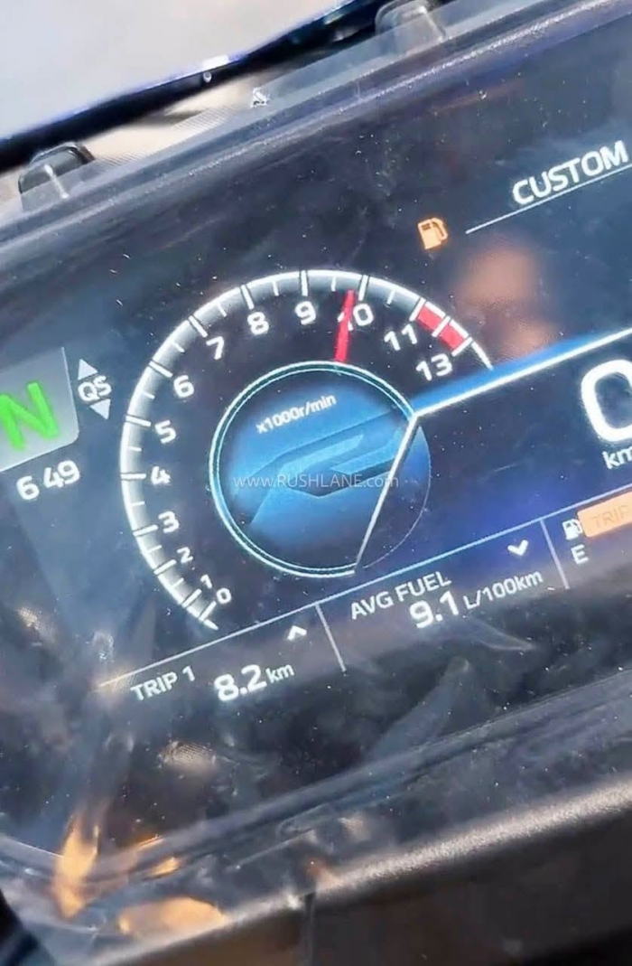 YAMAHA-R2-4