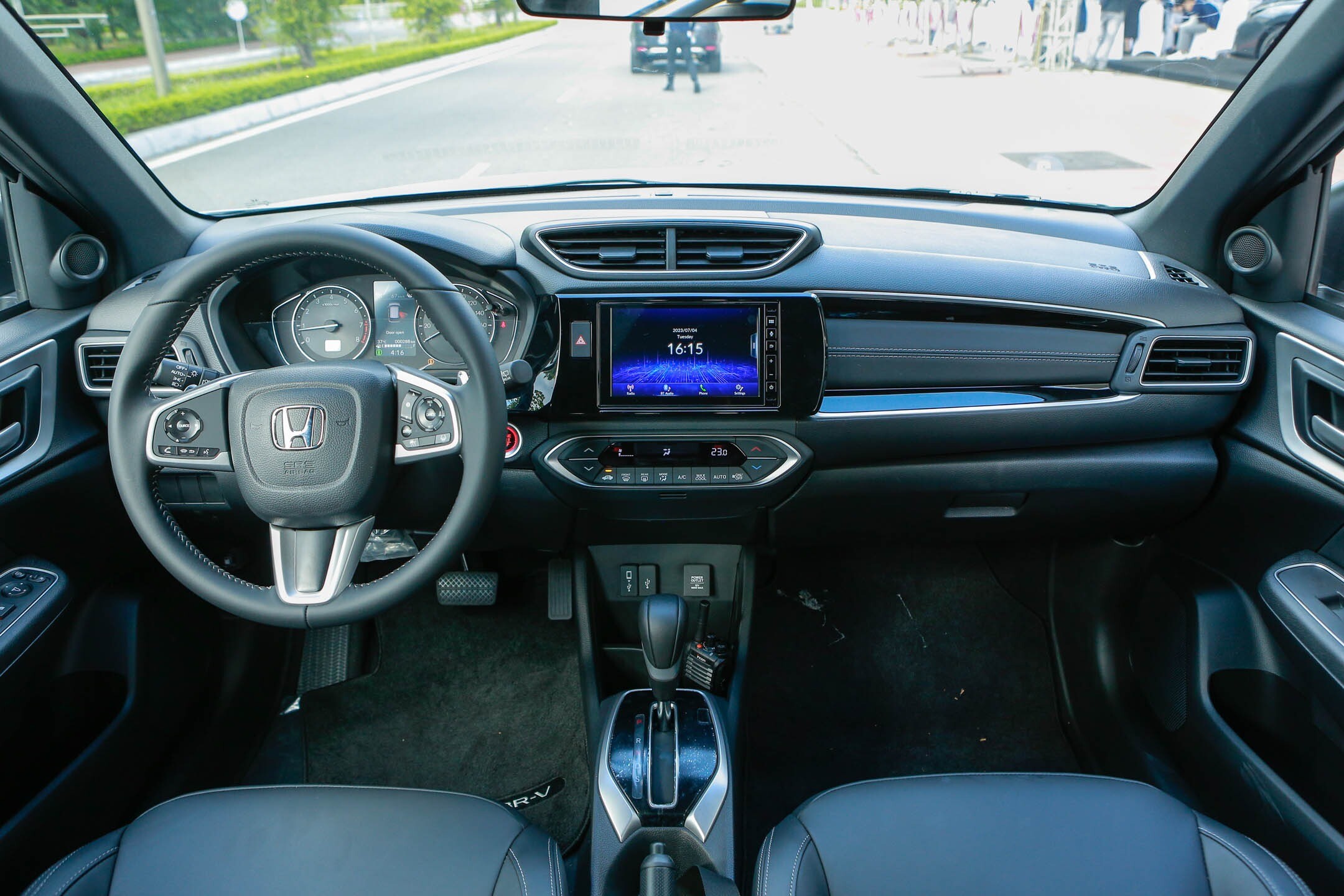 Honda BR-V vs Toyota Veloz Cross: Hiện đại tiện nghi hay an toàn vượt trội? - 3