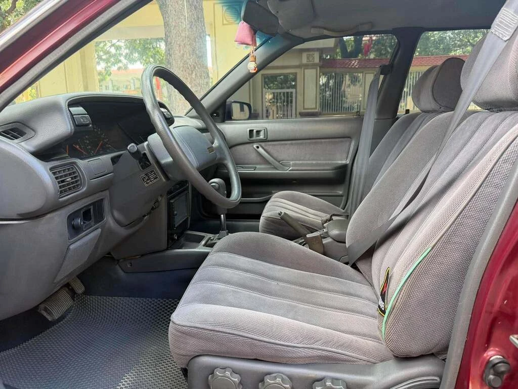 Bộ đôi Toyota Camry đời 1987-1989 được dọn về zin full đồ hãng - Hình 4