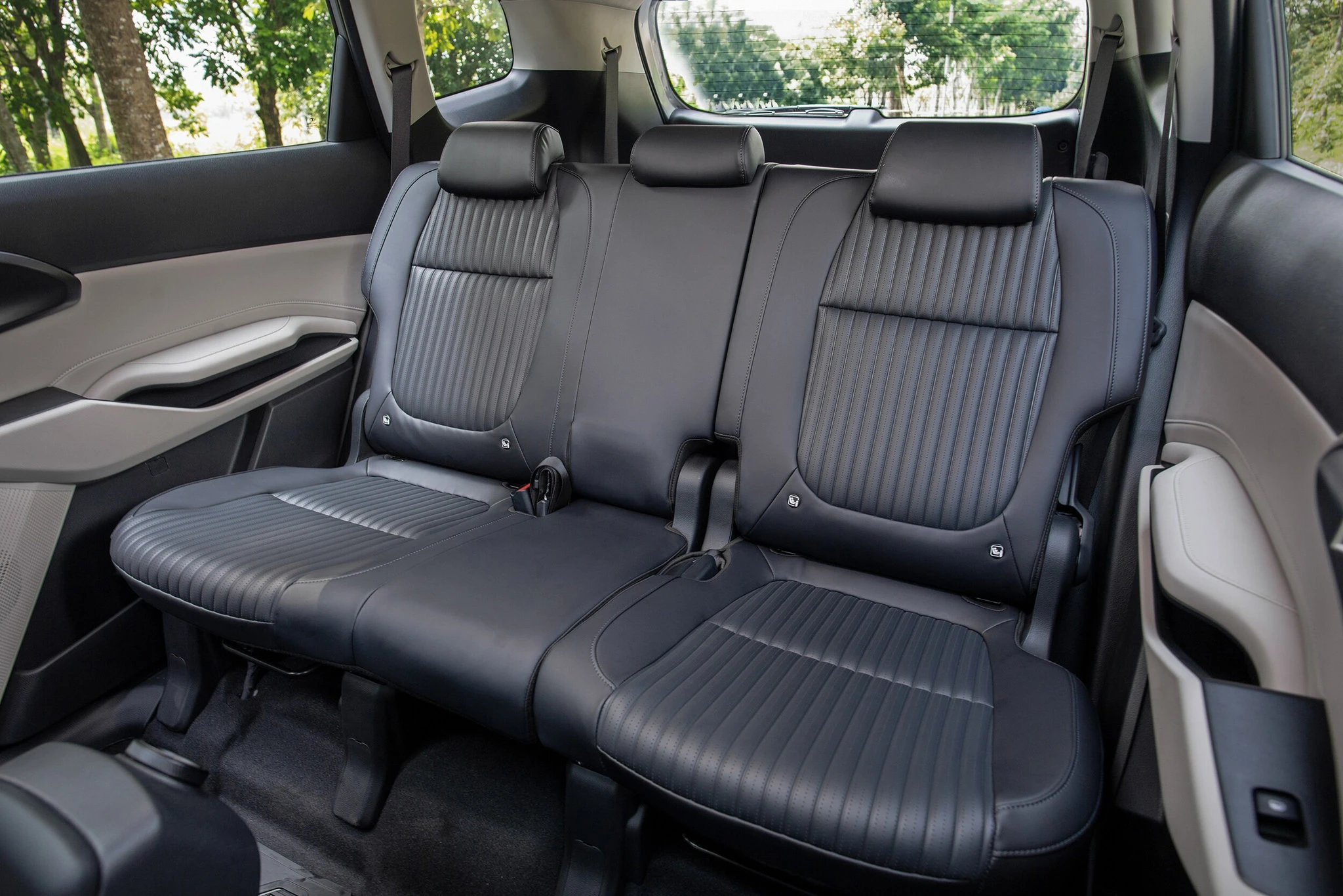 Kia Carens Clavis 1.5G ra mắt Việt Nam: Diện mạo SUV và gói an toàn ADAS giá từ 639 triệu - Hình 5