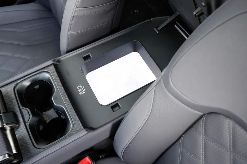 SUV địa hình cỡ lớn, công suất 843 mã lực, giá từ 1,355 tỷ đồng - Hình 7