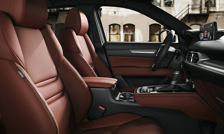 Khoang nội thất xe New Mazda CX-8