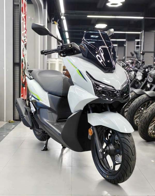 Honda chính thức mở bán ‘vua xe ga’ 150cc mới: ‘Nét’ hơn SH, có ABS 2 kênh và TCS trên cơ Air Blade, giá 58 triệu đồng
