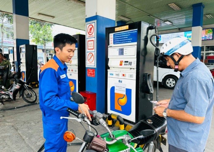 Tin xe trưa 2/10: ‘Vua côn tay’ mới ra mắt với giá ngang Yamaha Exciter, có động cơ 349cc và ABS 2 kênh xịn hơn Winner R ảnh 2