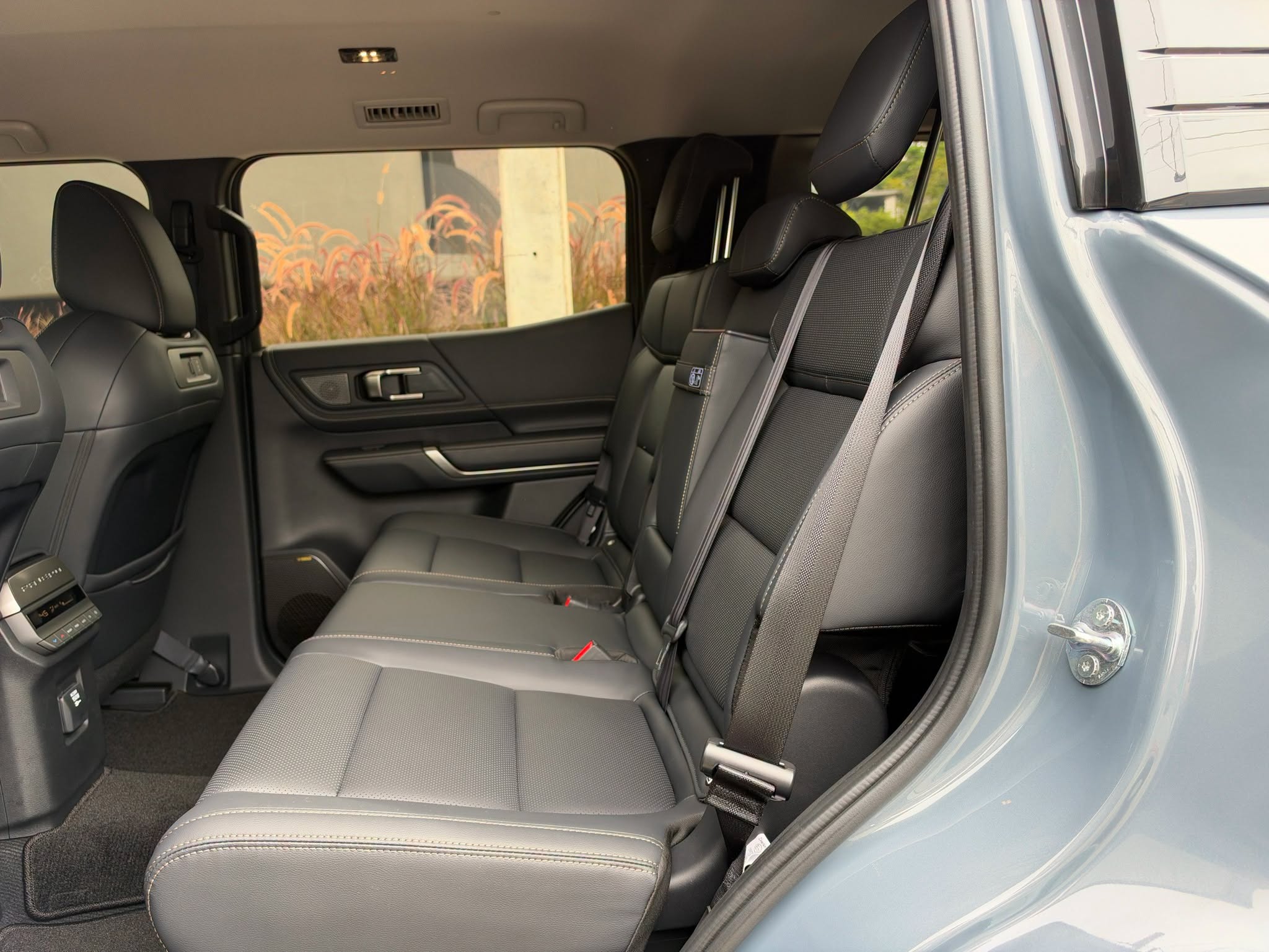 Mitsubishi PAJERO-a3.jpg