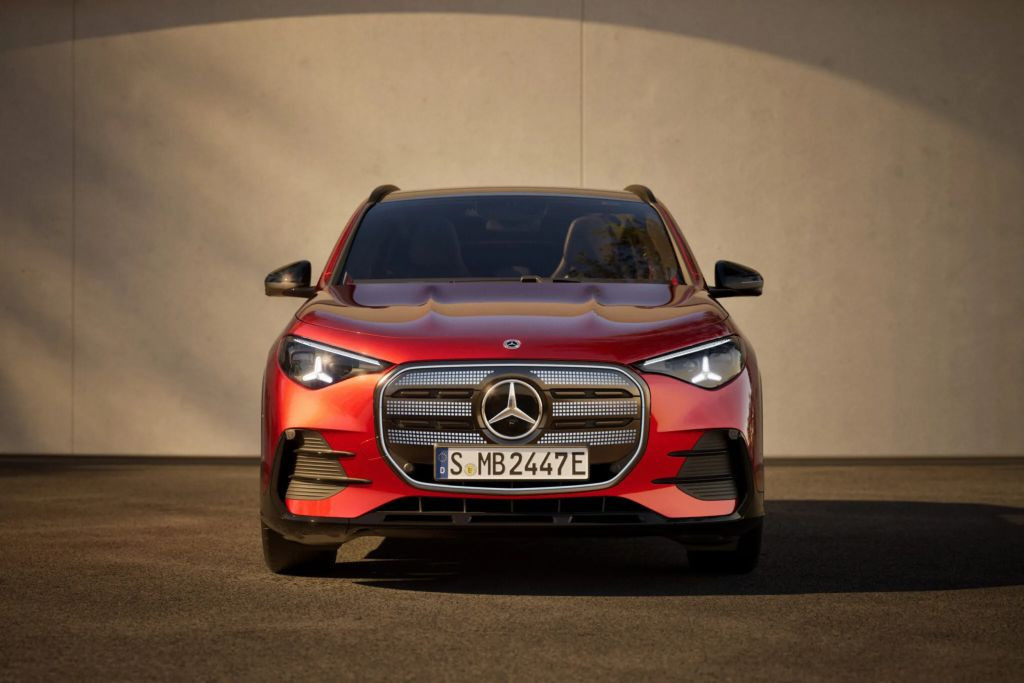 Phần đầu xe Mercedes-Benz GLA