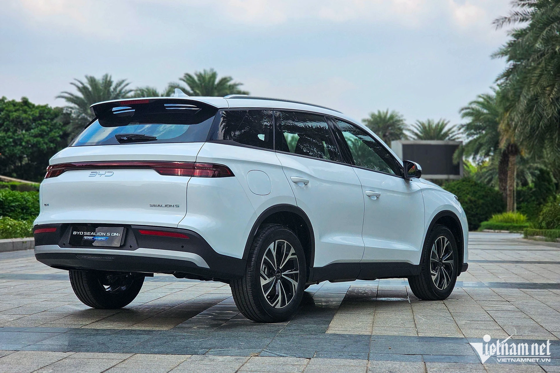 SUV PHEV, giá rẻ ngang Xforce, BYD Sealion 5 có cửa nào cạnh tranh tại Việt Nam? - Hình 11