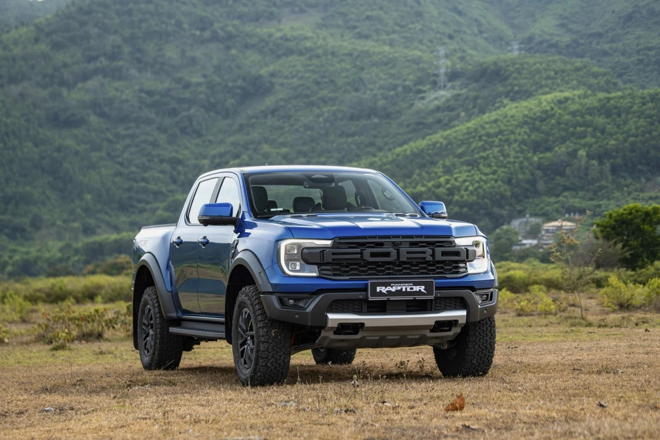 6 mẫu ô tô mạnh về địa hình được dân chơi off-road Việt Nam chú ý - Hình 3