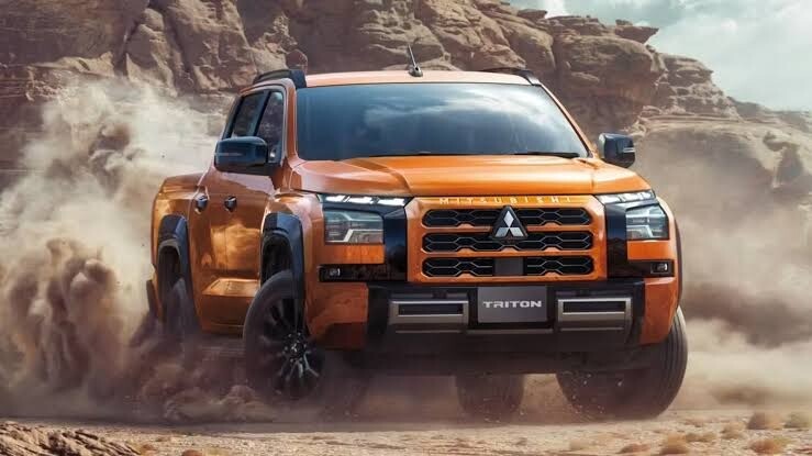 Mitsubishi Triton sử dụng động cơ dầu, dung tích 2.4L.