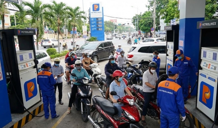Giá xăng dầu chiều 26/10: E10 RON 95 và E5 RON 92 tụt 'chóng mặt', dầu rẻ hơn đỉnh rất nhiều, giá đầy bình ô tô Toyota ảnh 1