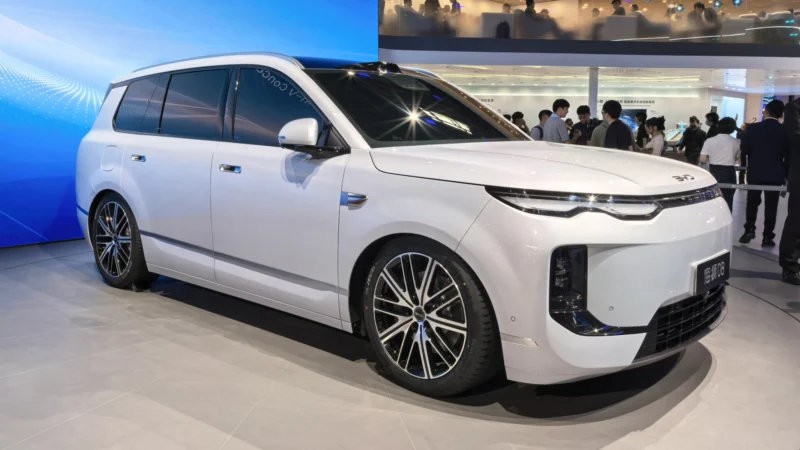 Phía trước của BYD Sealion 08