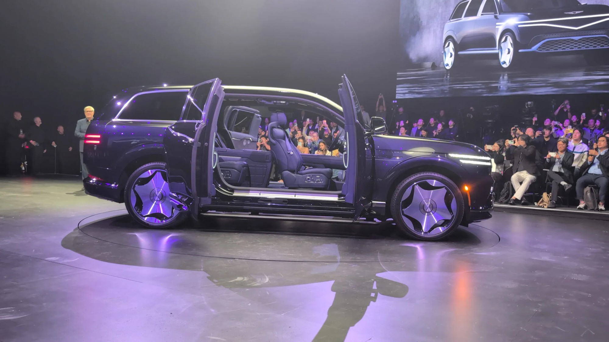 Chi tiết Genesis GV90 mới ra mắt: SUV điện cỡ lớn có cửa mở kiểu Rolls-Royce, công suất 657 mã lực, giá bán vẫn là ẩn số - Ảnh 5.