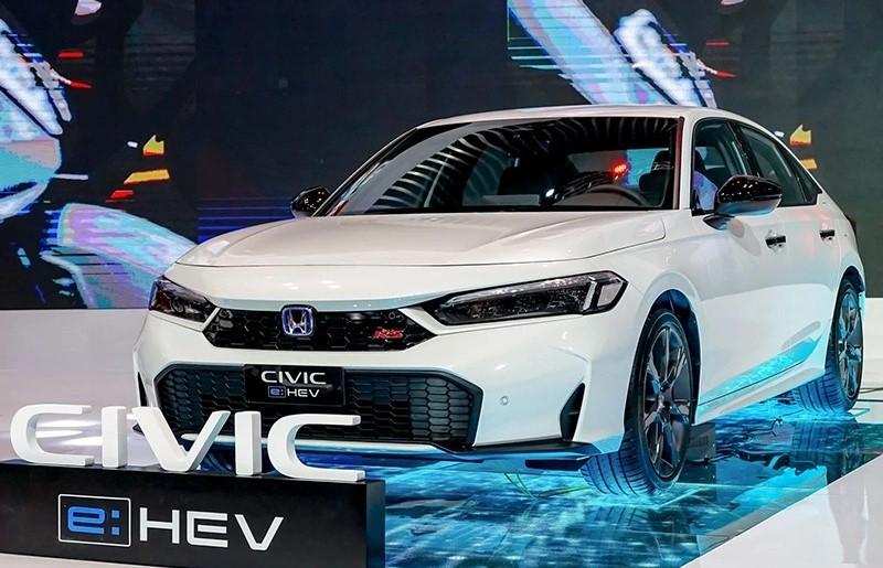 Xe hybrid ngày càng được người Việt ưa chuộng, nhiều mẫu bán vượt bản xăng