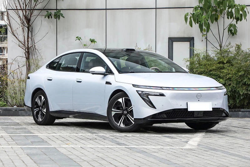 Xe điện Nissan mạnh 268 mã lực, phạm vi hoạt động 635 km, giá chưa tới 500 triệu đồng - Hình 1