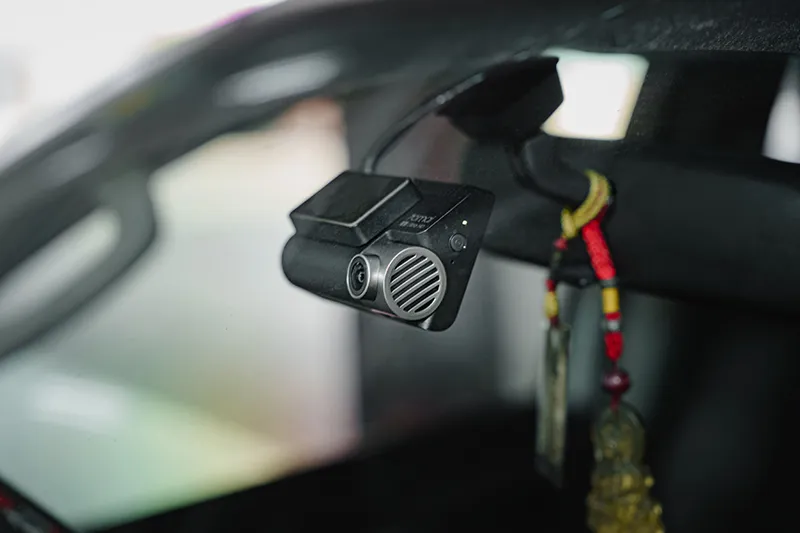 Một góc khác của camera chính sau khi lắp