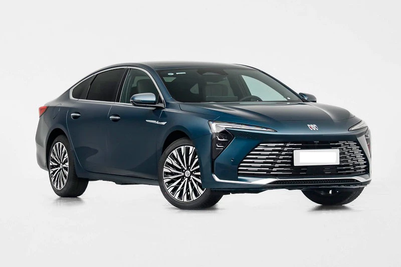 Xe sedan dài hơn 5 mét, công suất 237 mã lực, giá hơn 800 triệu đồng - Hình 1
