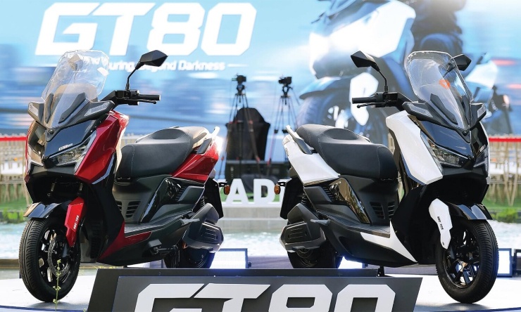 Yadea GT80 và GT80-P giá lần lượt 2.000 USD và 2.400 USD.