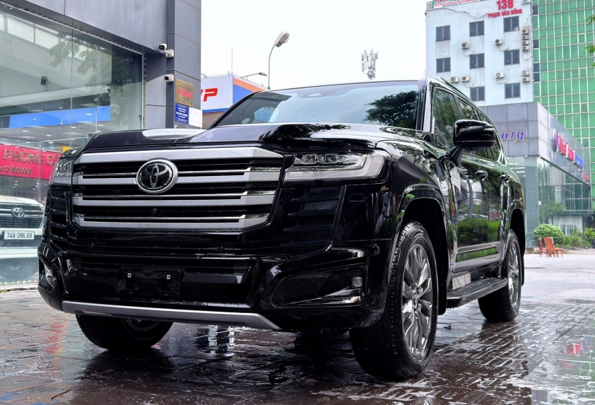 Toyota Land Cruiser 300 HEV (5)