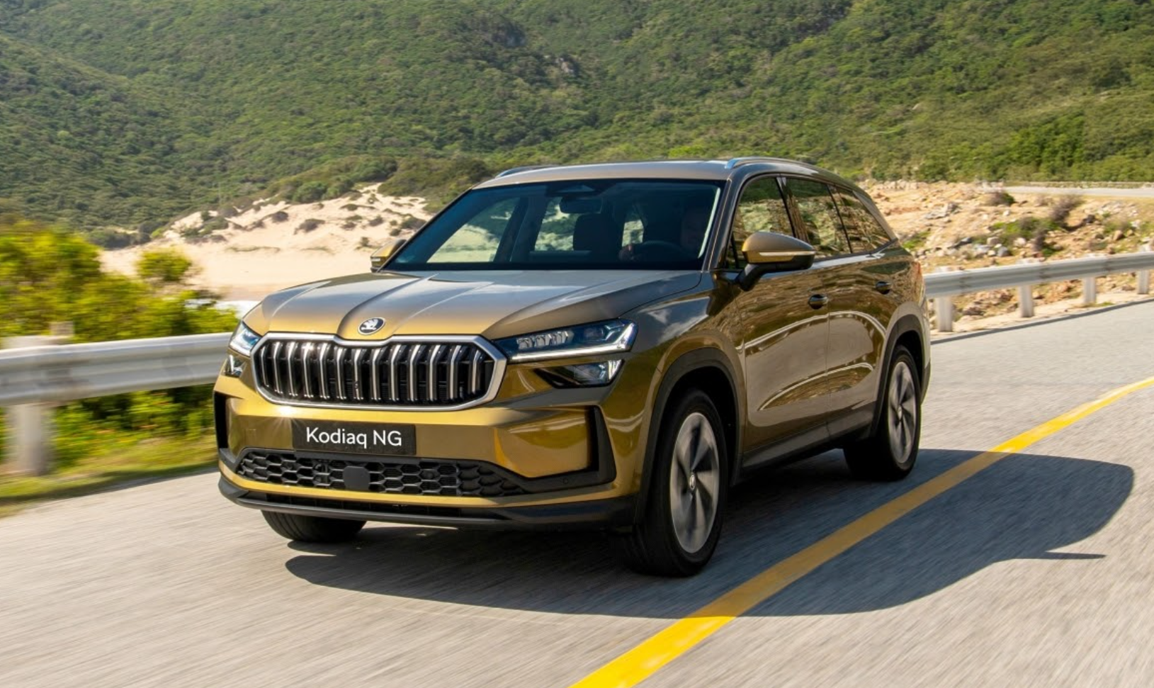 Skoda Kodiaq là mẫu SUV nhập khẩu nguyên chiếc từ châu Âu, nổi bật với không gian rộng và khả năng đáp ứng nhu cầu di chuyển của gia đình.