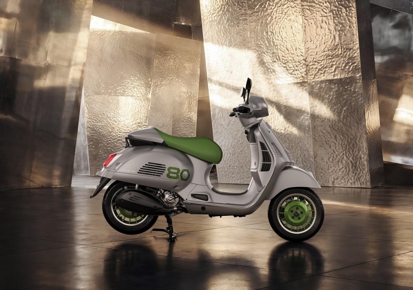 Vespa Edizione Ottantesimo (4)
