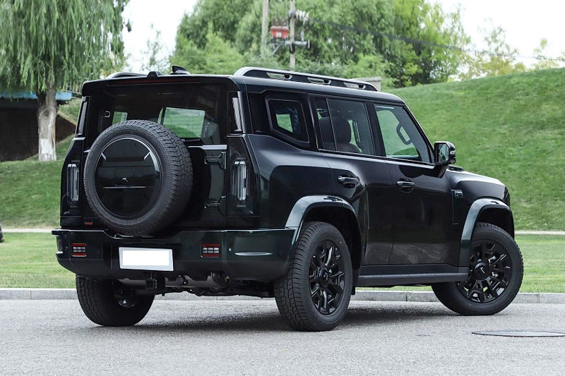 SUV địa hình công suất 782 mã lực, giá gần 600 triệu đồng - Hình 6