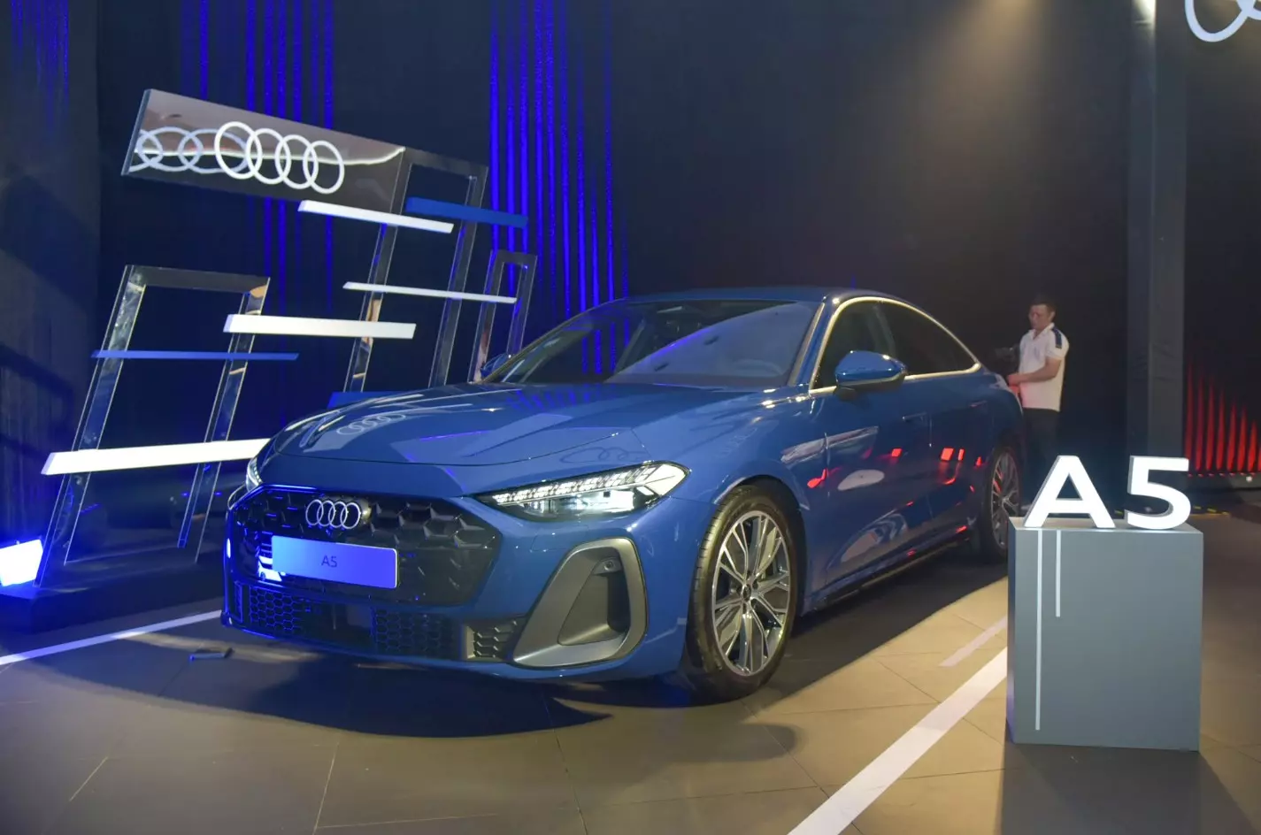 Thông số kỹ thuật xe Audi A5 2026: Khung gầm mới, 3 màn hình có đáng giá 2,249 tỷ? - Ảnh 3.