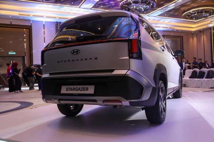 Hyundai-Stargazer-9