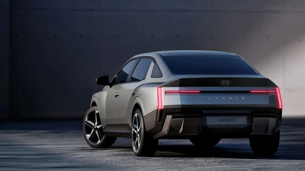 xehay_elantra_060826_2.jpg