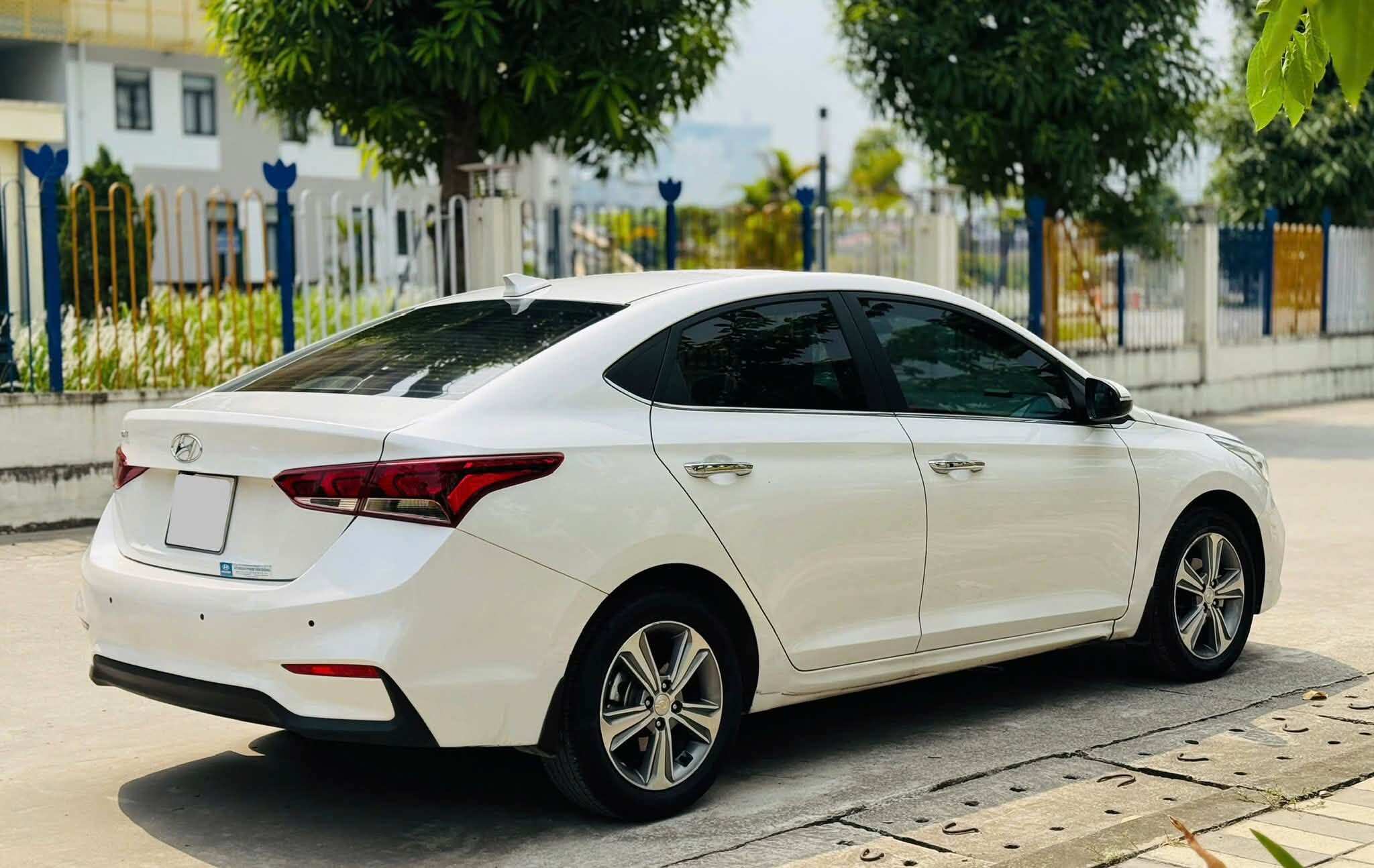 Hyundai Accent cũ là một lựa chọn mà người mua có thể cân nhắc.