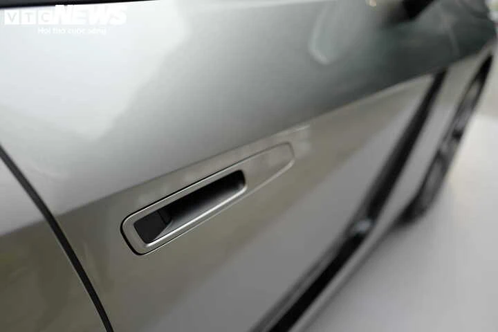 Cận cảnh Lexus ES thế hệ mới tại Việt Nam, giá từ 2,34 tỷ đồng - Hình 5