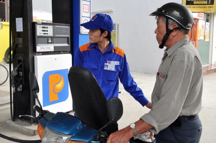 Giá xăng dầu chiều 6/10: RON 92 và E10 RON 95 đã qua 5 kỳ tăng, có thể về 20.000 đồng/lít? Giá đầy bình xe côn tay 150cc ảnh 1