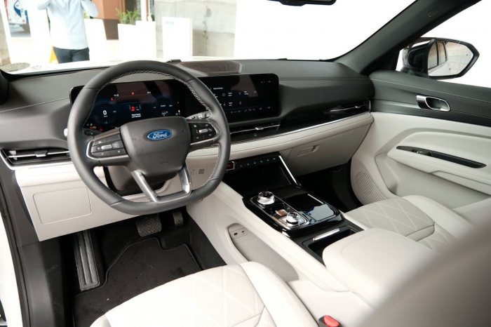 ford-territory-hybrid-platinum-4