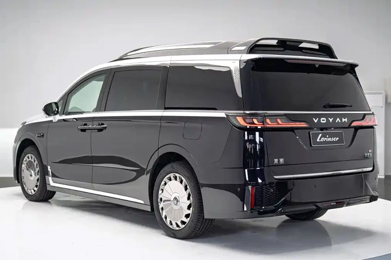 Chuyên cơ mặt đất 4 chỗ ngồi, động cơ PHEV, giá hơn 3,1 tỷ đồng - Hình 3