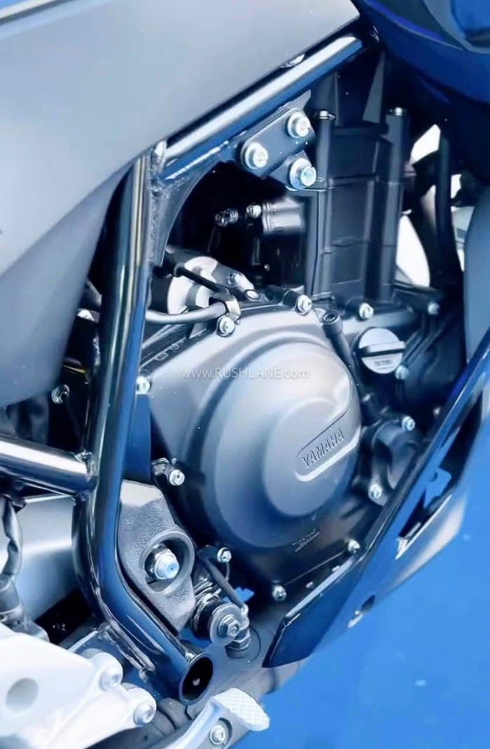 YAMAHA-R2-6