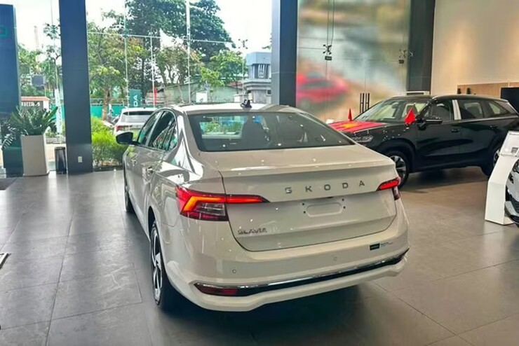 Xe châu Âu Skoda Slavia giảm giá còn 380 triệu đồng tại đại lý - 2