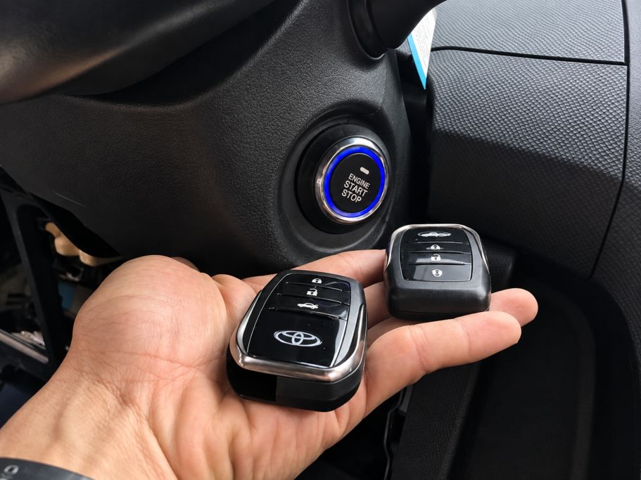 Khởi động động cơ khi chìa khóa hết pin