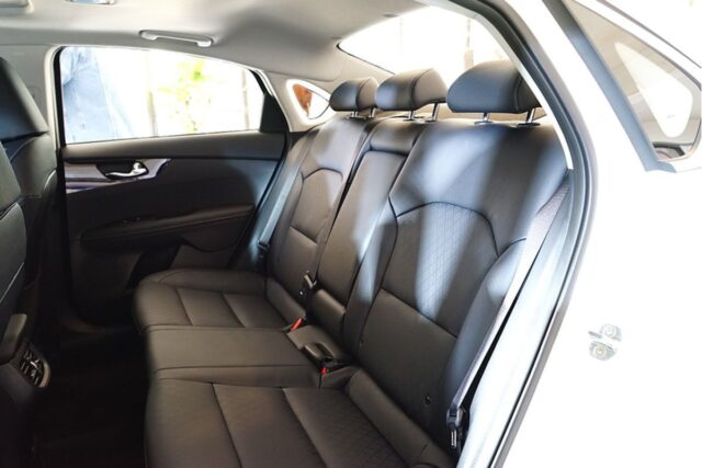 So sánh Kia K3 và Mazda 3: Đâu là sự lựa chọn tốt?
