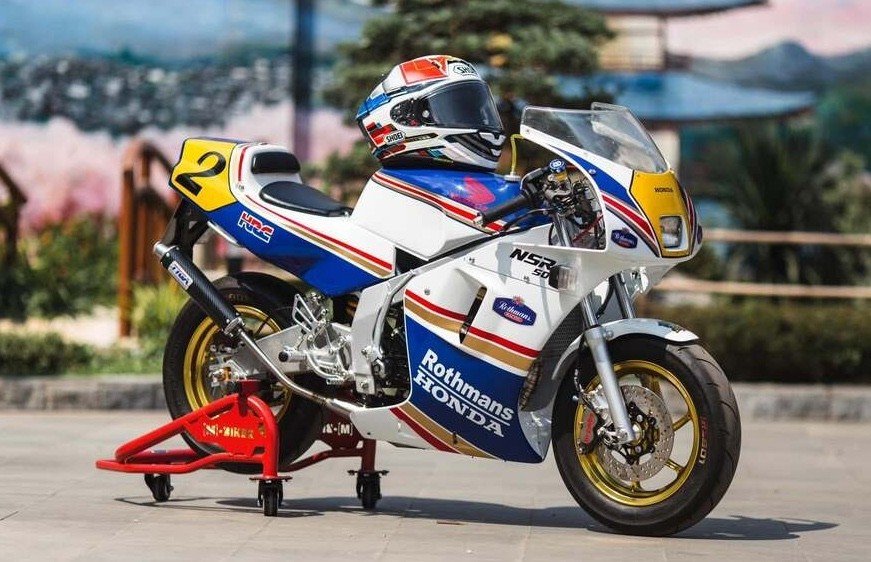 19-1792379076-honda-nsr50-rothmans-bien-ngu-quy-2-mo-to-50cc-duoc-phuc-che-cong-phu