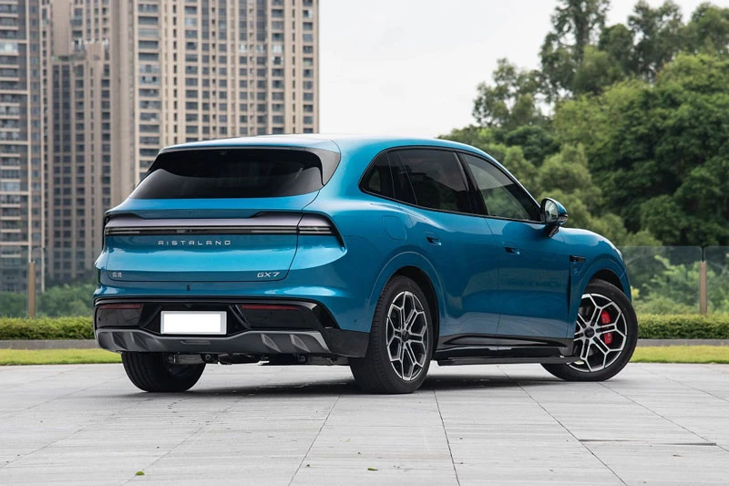 SUV công suất 462 mã lực, trang bị tối tân, giá gần 930 triệu đồng - Hình 6