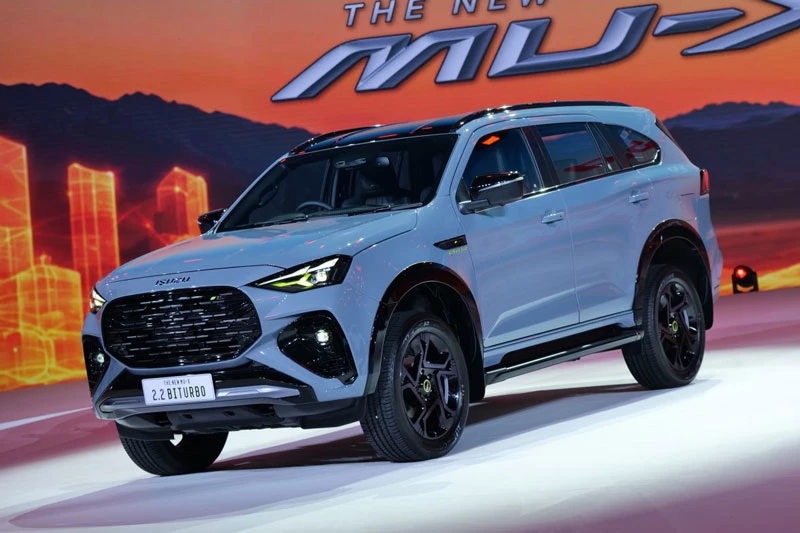 Đối thủ của Toyota Fortuner trình làng, giá gần 920 triệu đồng - Hình 2