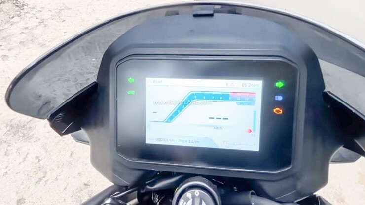 Bajaj Pulsar 125 thế hệ mới lộ diện, gây chú ý với màn hình TFT và thiết kế mới - 4