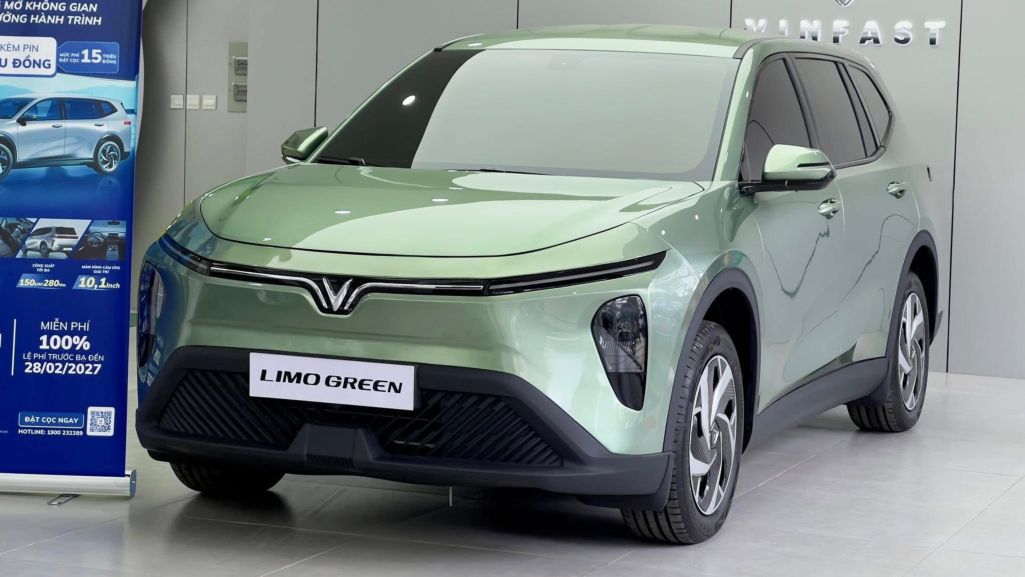 VinFast Limo Green