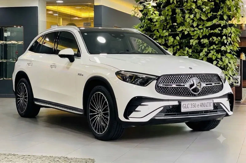 Chi tiết Mercedes-Benz GLC 350e vừa ra mắt Việt Nam, giá 2,999 tỷ đồng - Hình 1
