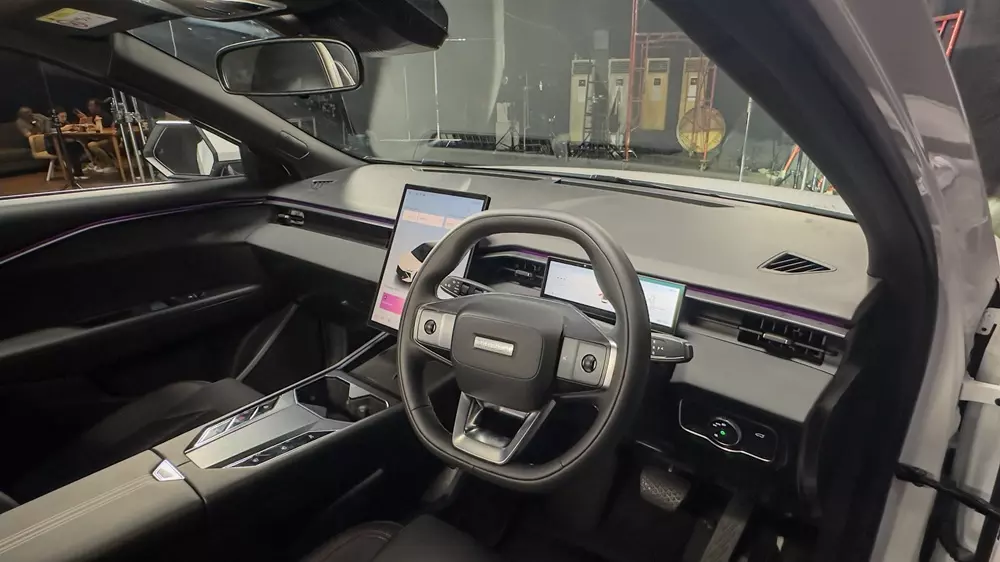 Cận cảnh vô lăng của Omoda 4 EV