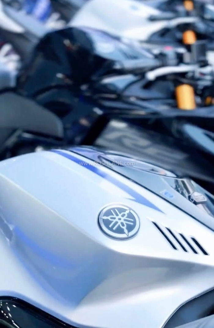 YAMAHA-R2-5