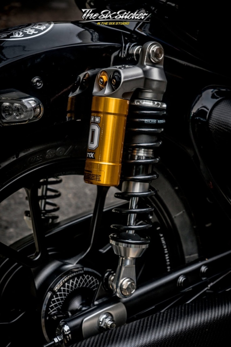 Dân chơi Gia Lai chi 120 triệu độ Honda Cub 125 thành bản đen tuyền huyền bí - 7