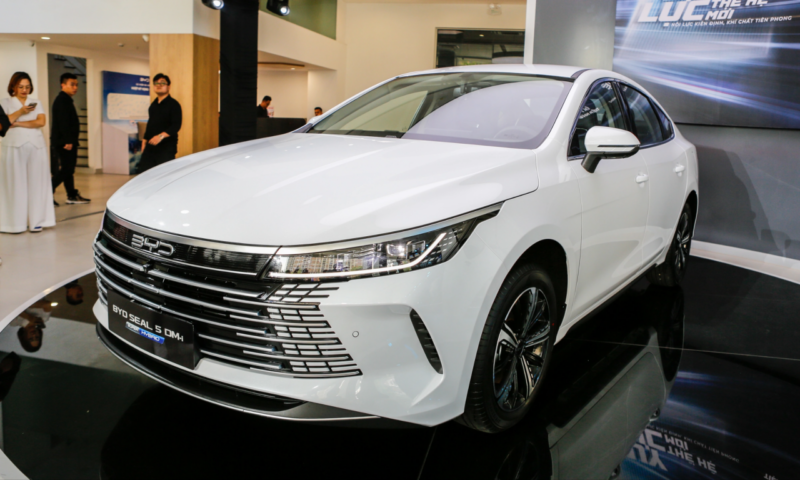 Chi tiết xe BYD Seal 5 2026: Sedan hạng C hybrid có gì?