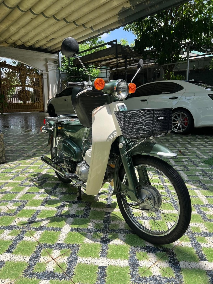 Honda Cub 81/70cc đời 1980 giá đắt 420 triệu đồng gây sốt - 2