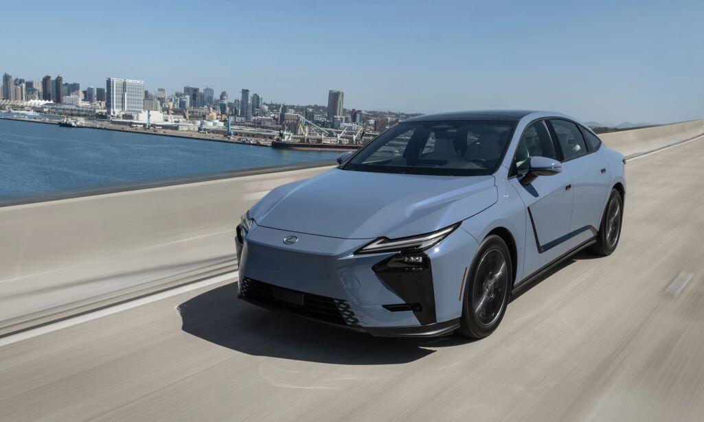 Lexus ES thế hệ mới chốt lịch ra mắt tại Việt Nam - 3