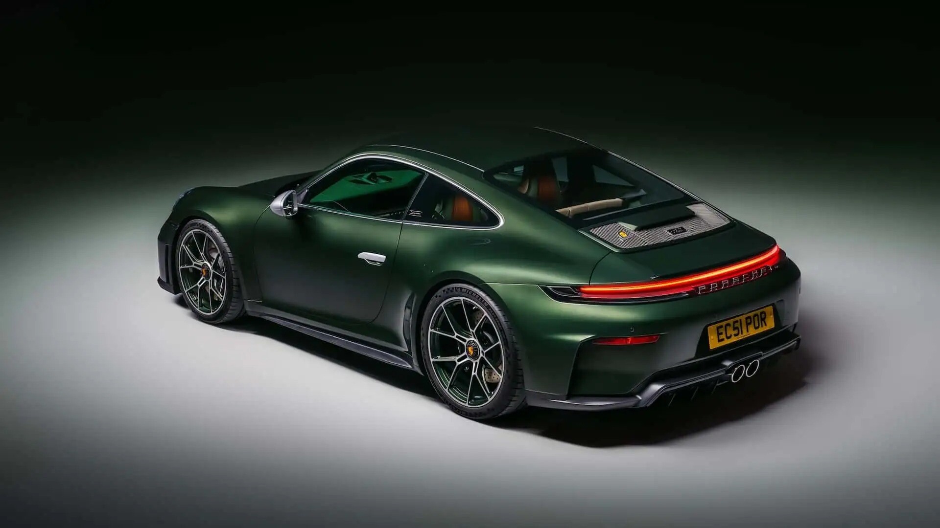 Porsche loại trừ khả năng ra mắt phiên bản EV cho mẫu xe quan trọng nhất của công ty.